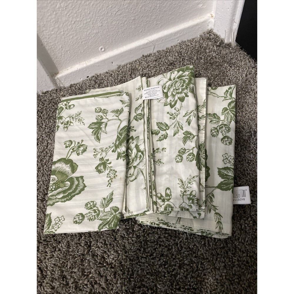 C&F Enterprises 4 Cottage Sage Green & White Chintz Floral Napkins Placemats